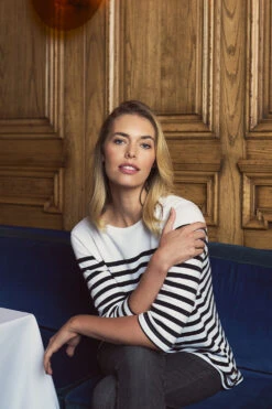 Button Detail Top -Blue Illusion 23.03.01.Blue .Illusion1471edit crop