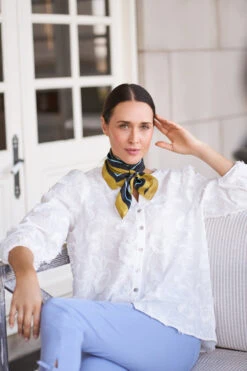 Butterfly Garden Scarf -Blue Illusion 23.04.26.BlueIllusion s11 1204 680aae50 578e 42e0 a87e 5fdbe6888816