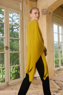 Chartreuse Ribbed Merino Poncho -Blue Illusion 6B 23.04.21.Blue .Illusion8817edit