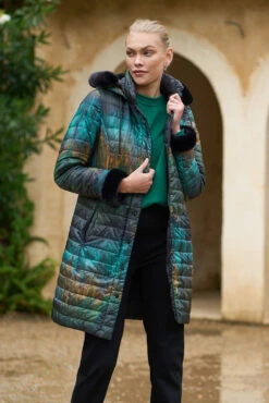 Reversible Longline Puffer -Blue Illusion 6B 23.04.21.Blue .Illusion8891edit