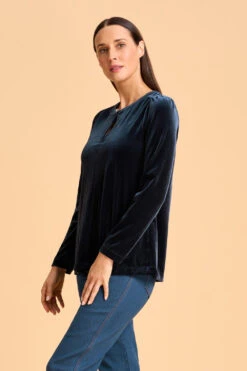Velvet Keyhole Top -Blue Illusion 7A VELVETKEYHOLETOP 2552