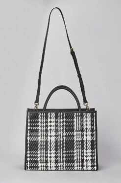 Black White Tweed Tote 12 Black White Tweed Tote -Blue Illusion BIecomMarch7285 edit