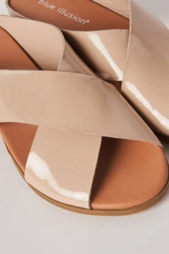 Harli Cross Flat 13 Harli Cross Flat -Blue Illusion HARLICROSSFLATBEIGE0505 Edit edit