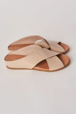 Harli Cross Flat 10 Harli Cross Flat -Blue Illusion HARLICROSSFLATBEIGE0509 edit