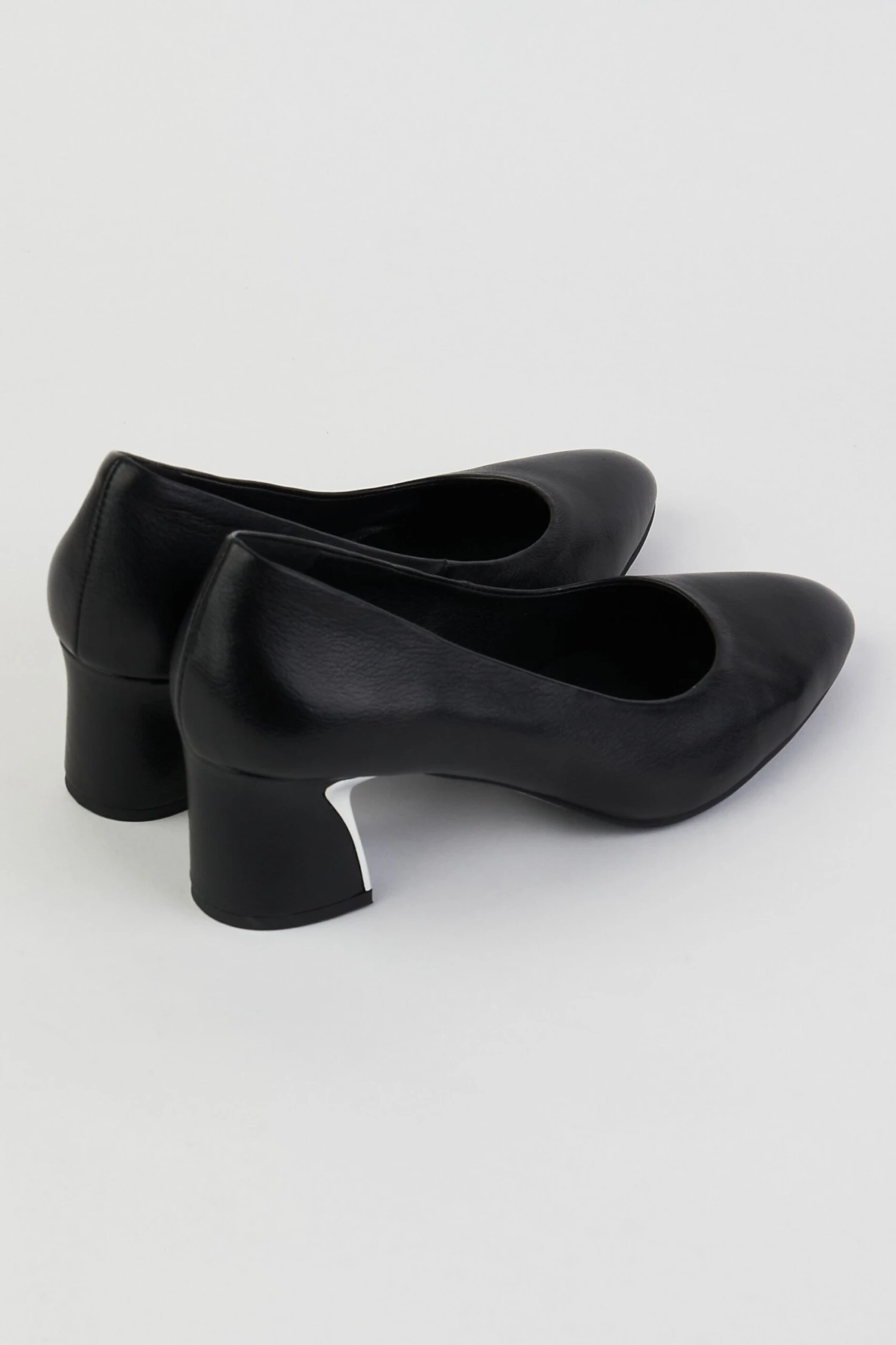 Lola Silver Heel Court 6 Lola Silver Heel Court - Image 4