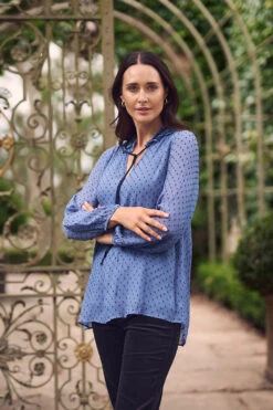 Clipped Jacquard Blouse -Blue Illusion WorkWear Campaign 1642edit crop