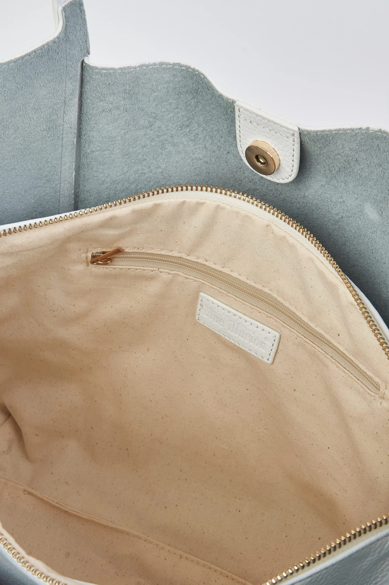 Classic Leather Tote 7 Classic Leather Tote - Image 5