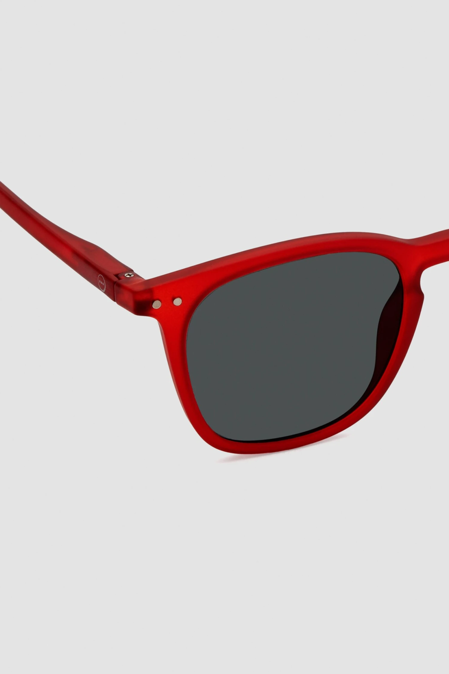Trapeze Sunglasses Red 6 Trapeze Sunglasses Red - Image 4