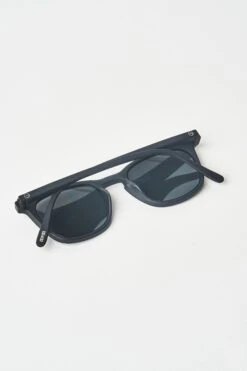 Trapeze Sunglasses Black -Blue Illusion trapezesunglassesblack00004